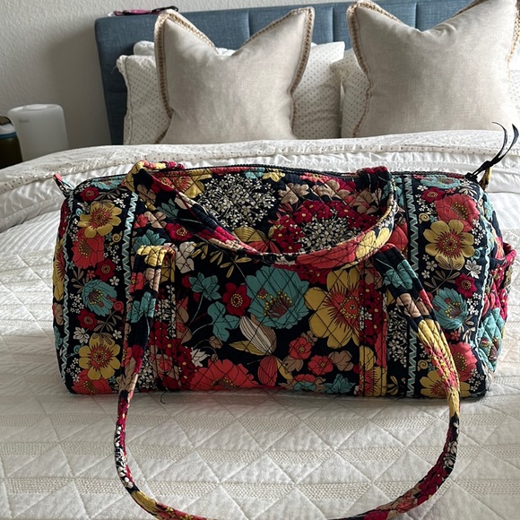 Vera Bradley Handbags - Vera Bradley small duffle in Happy Snails print